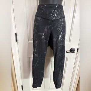 Women's GAP FIT Black Leggings with Silver & Black Swirl Design Size XL